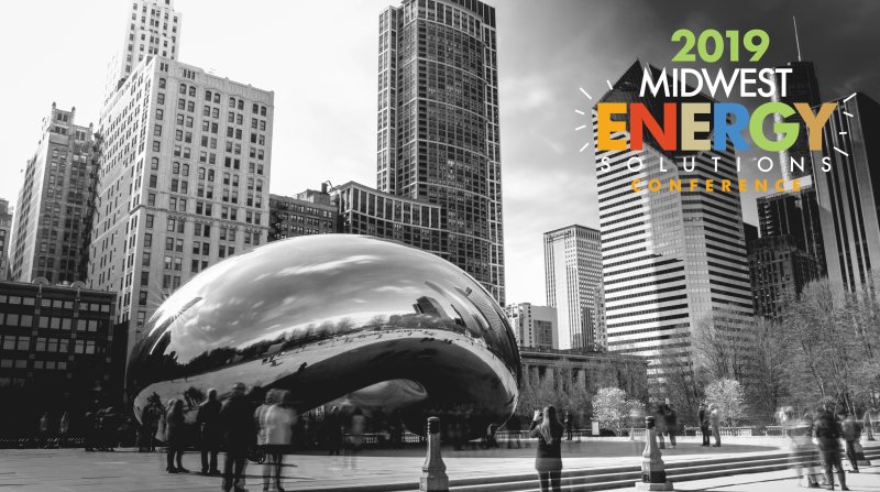 cloud gate (aka the chicago bean) in front of the chicago skyline, view from millenium park